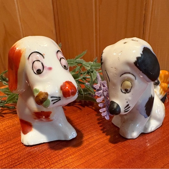 Vintage Dog Salt and Pepper Shakers made in Occupied Japan - Picture 1 of 10